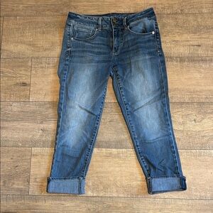 American Eagle Outfitters Blue Cropped Ankle Jeans
